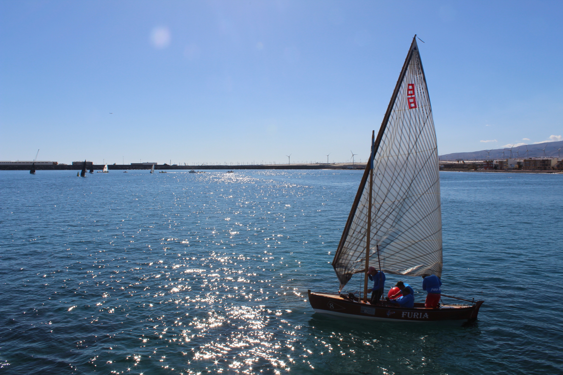 Featured image for “Arinaga se prepara para acoger dos regatas de vela latina los días 11 y 18 de octubre.”
