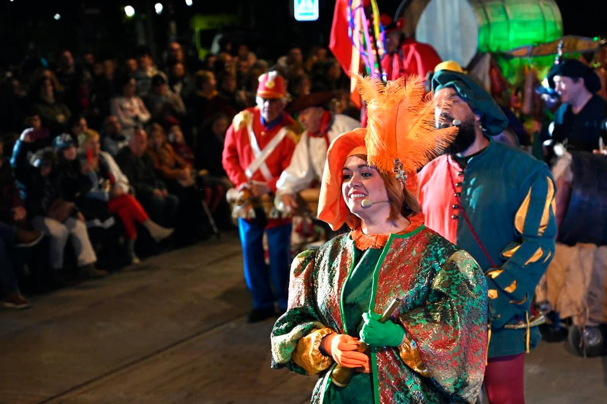 Featured image for “La ‘Batalla de Don Carnal y Doña Cuaresma’ se representa por primera vez en el casco de Agüimes.”