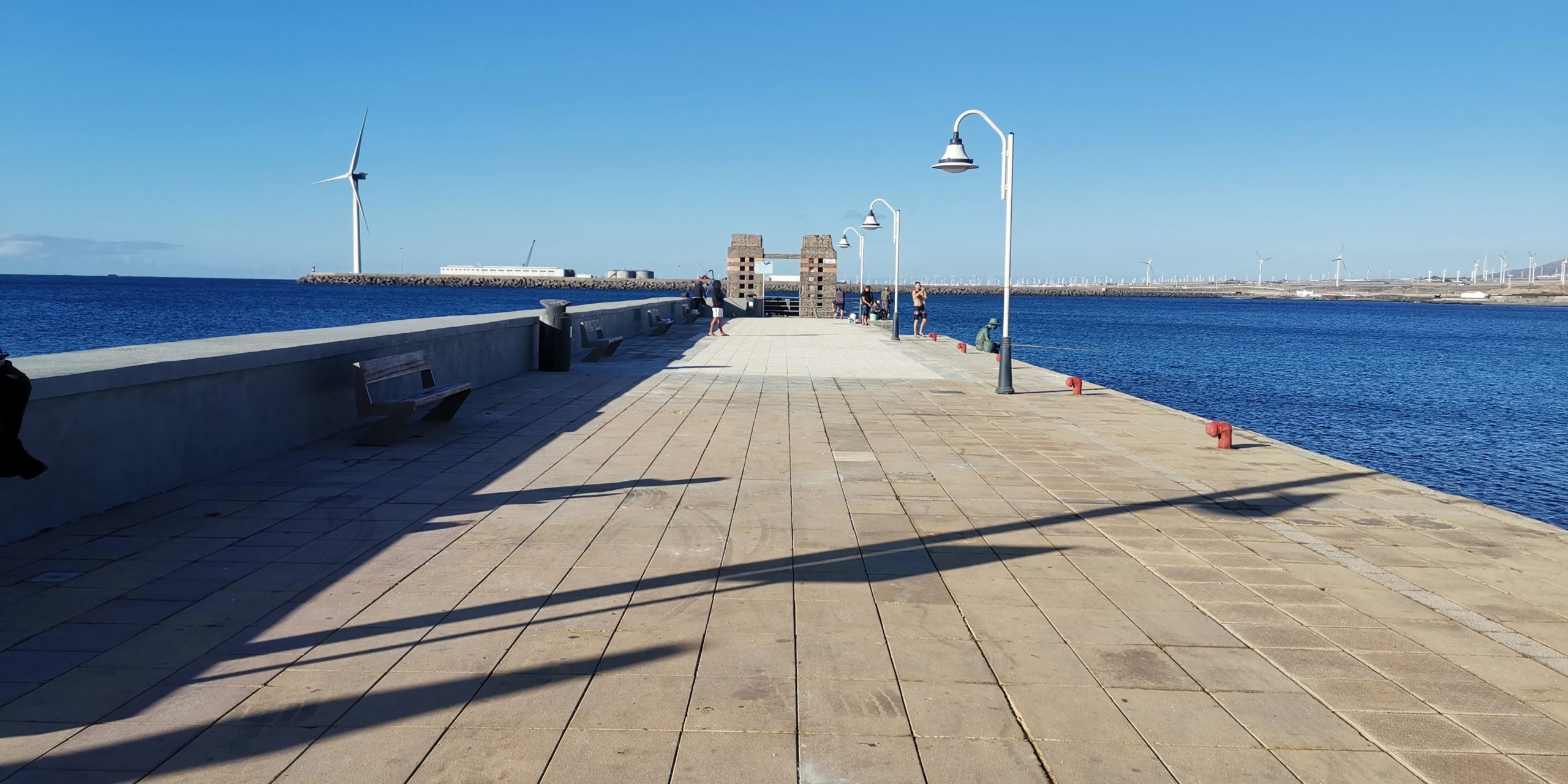 Featured image for “Finalizan las obras de mantenimiento del Muelle de Arinaga y se instalan las plataformas.”