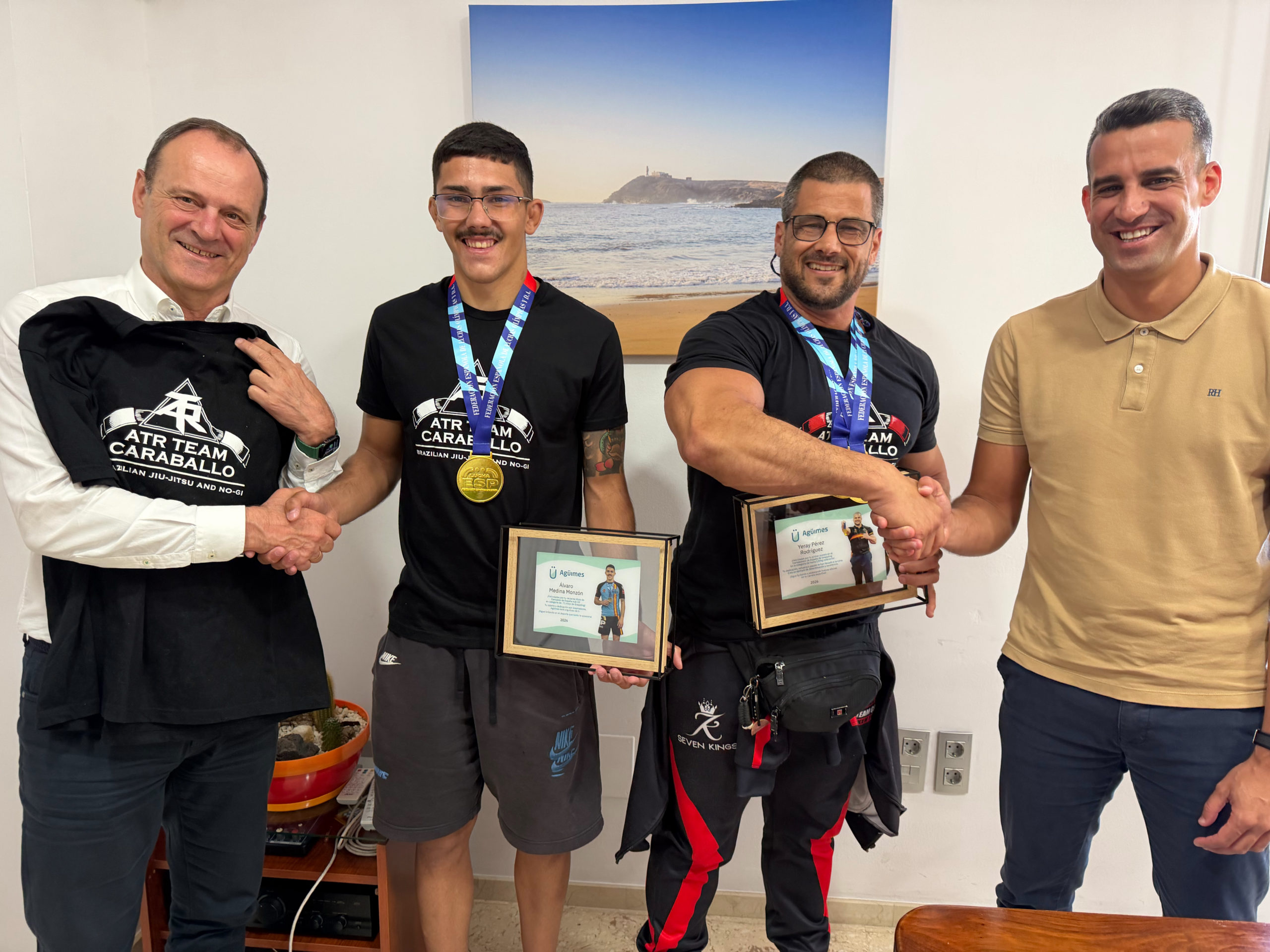 Featured image for “El alcalde recibe a los campeones de España de Grappling Álvaro Medina y Yeray Pérez.  ”