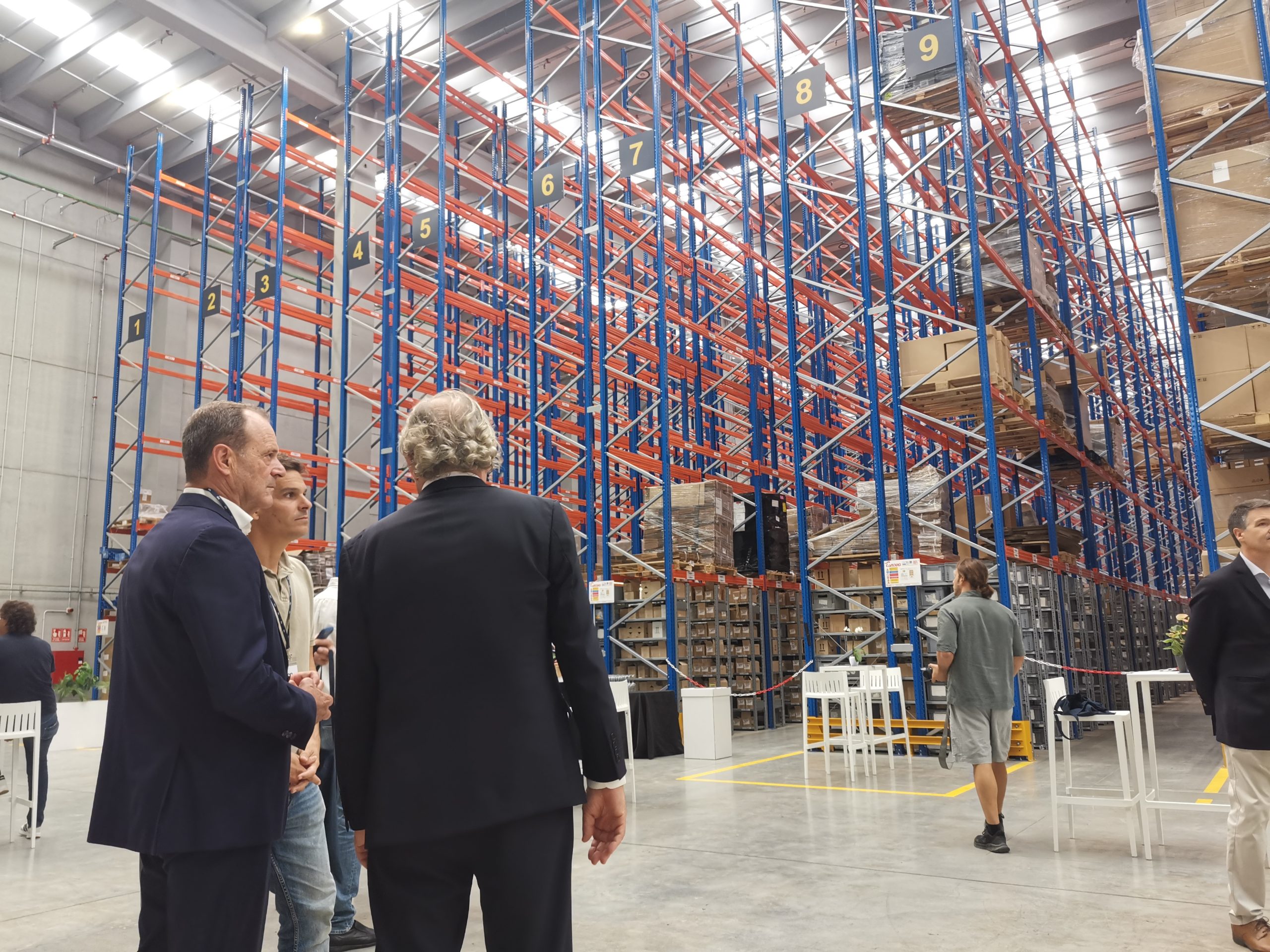 Featured image for “ICP Canarias potencia el tejido empresarial de Agüimes con una nave logística de 10.000 m2. ”